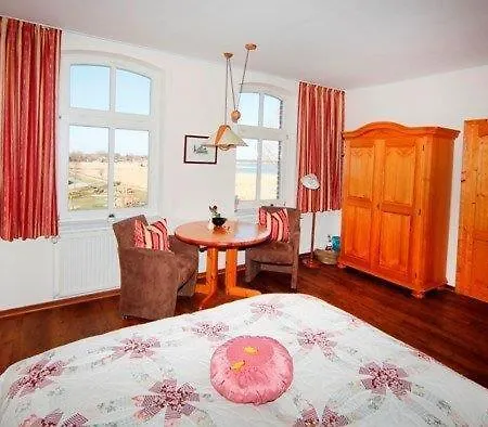 Hotel/pension Bradhering Pensjonat Ahrenshoop